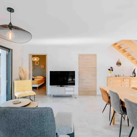 Дом отдыха Maison Recente, Plages Et Commerces A Pied